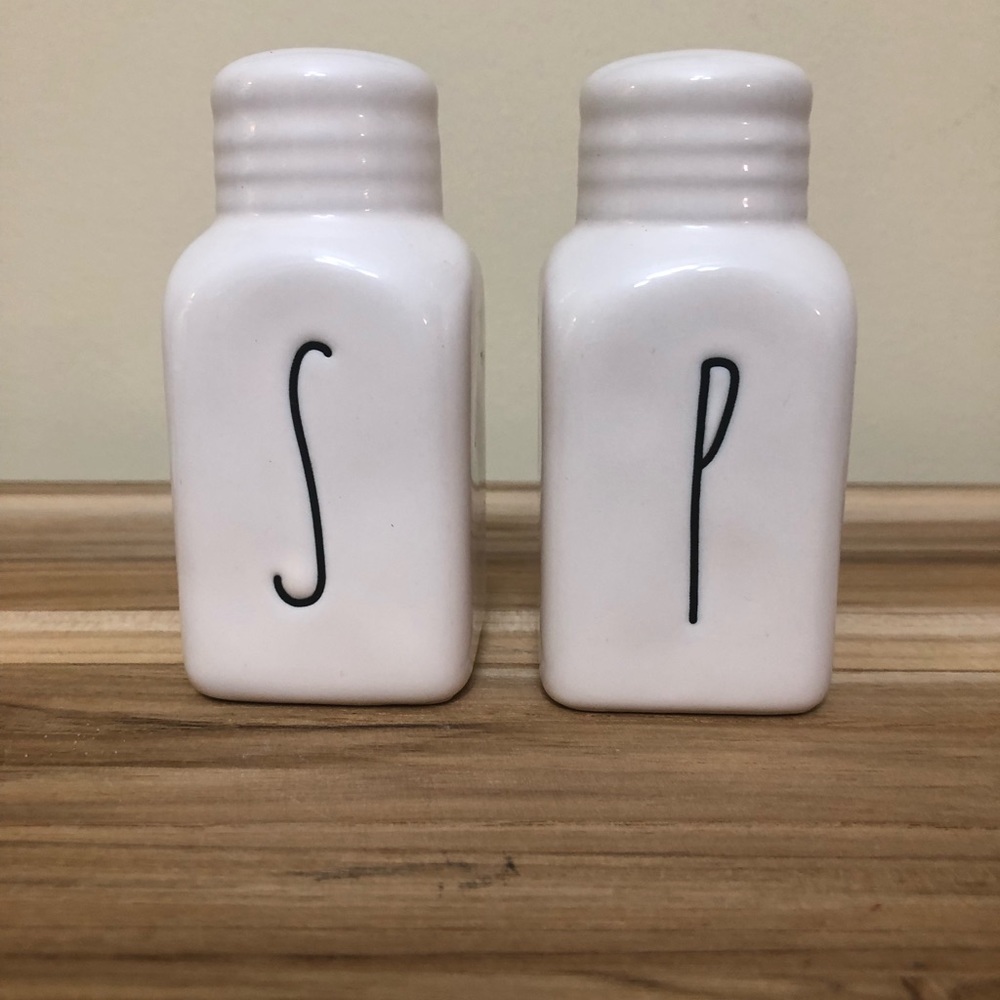 NWOT RAE DUNN RARE SALT AND PEPPER SHAKERS